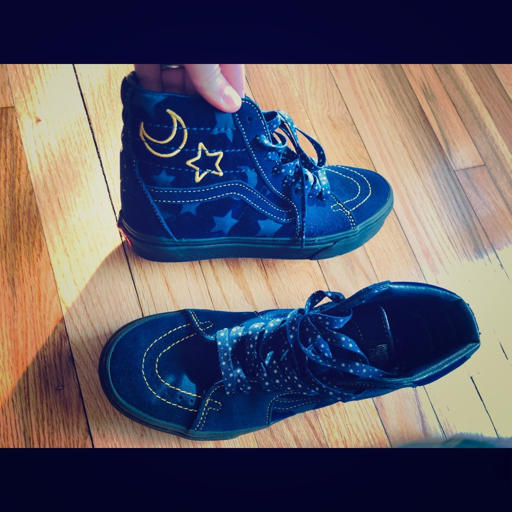 Womens size 6.5 Disney sorcerer Mickey Mouse Vans